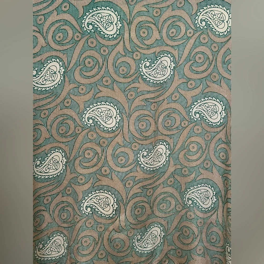 ✨ Guru Silk Paisley Top - Picture 13 of 14